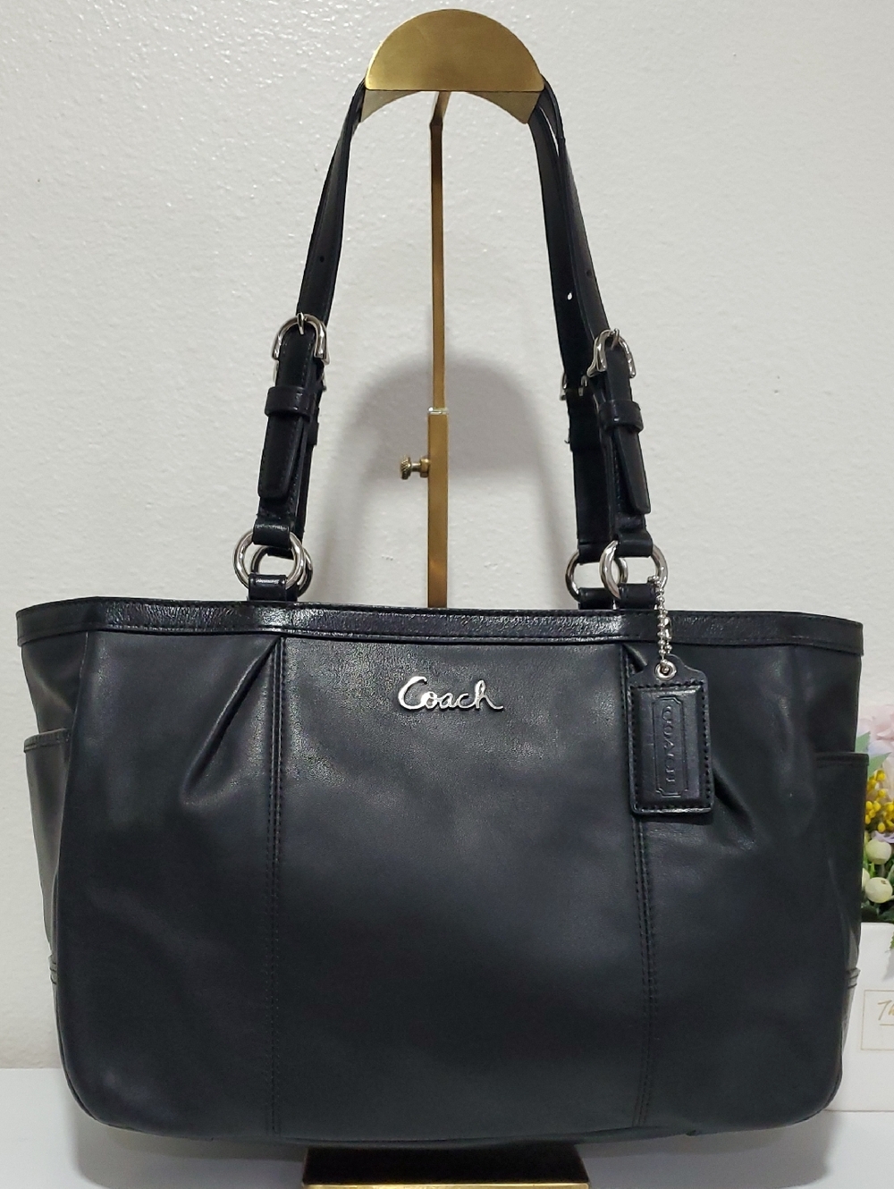 Coach Gallery East West Black Leather Tote Bag.